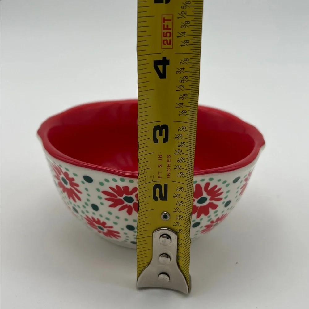 NWT The Pioneer Woman “JOY” Small Fruit Bowl / Serving Bowl “Holiday Daisy”